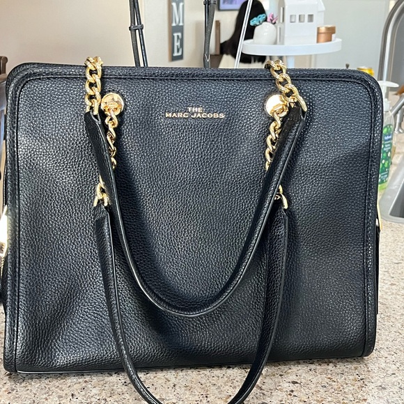 🔥🔥MARC JACOBS GOLD CHAIN TOTE (Like New) Paid $425🔥🔥 - Picture 1 of 16